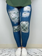 Load image into Gallery viewer, Green Plaid Leggings w/ Butt Pockets