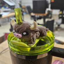 Load image into Gallery viewer, HIGHLAND COW STRAW BUDDY