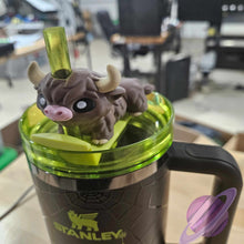 Load image into Gallery viewer, HIGHLAND COW STRAW BUDDY
