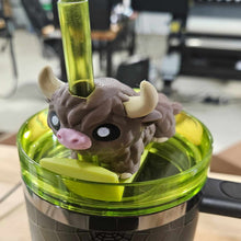 Load image into Gallery viewer, HIGHLAND COW STRAW BUDDY